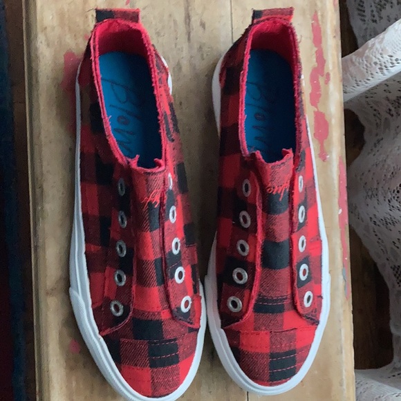 Women’s size 8.5 Blowfish Malibu sneakers . Never worn! Red Buffalo check design - Picture 7 of 9